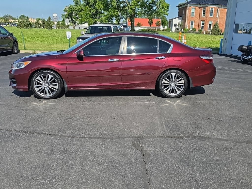 Used 2016 Honda Accord EX image 4