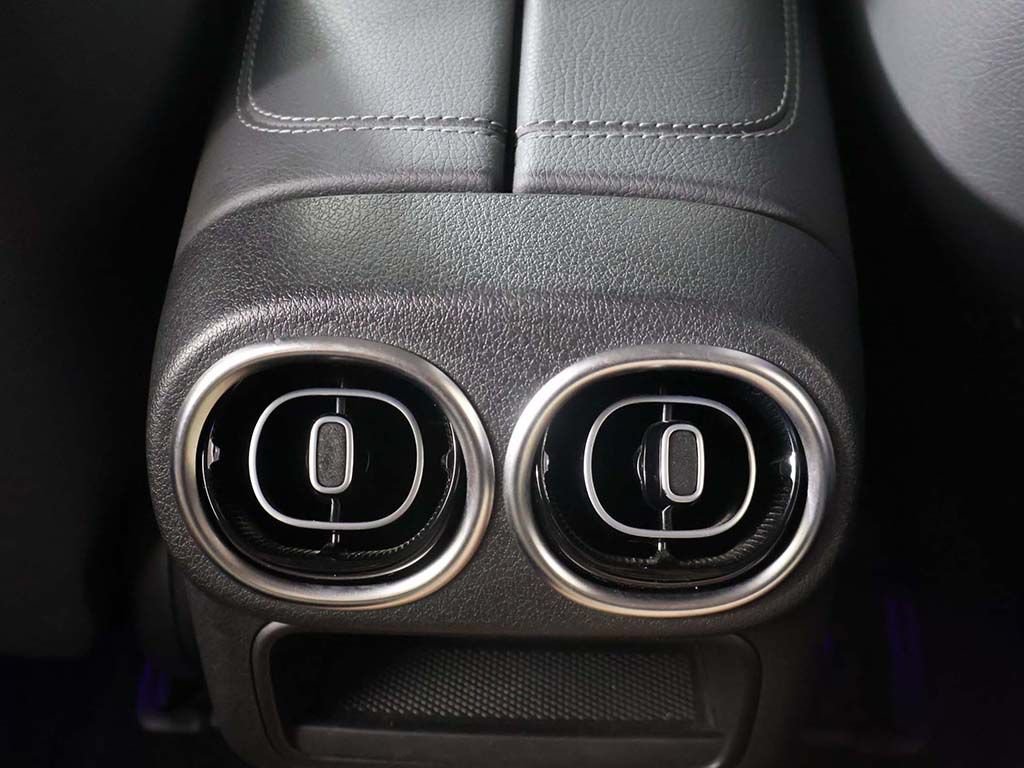 Used 2025 Mercedes-Benz GLC 350e 4MATIC image 52