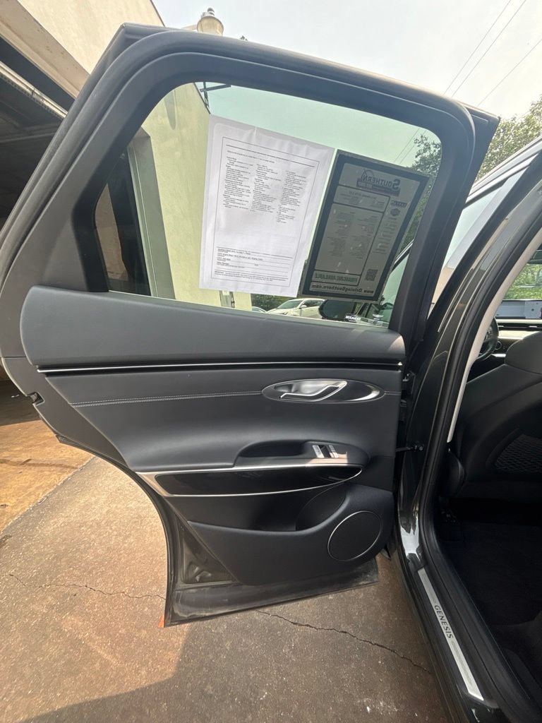 Used 2025 Genesis GV70 2.5T AWD/4WD image 16