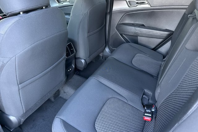 New 2027 Kia Sportage LX FWD image 14