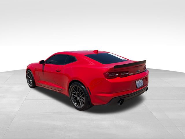 Used 2020 Chevrolet Camaro LT w/ Technology Package RWD image 4
