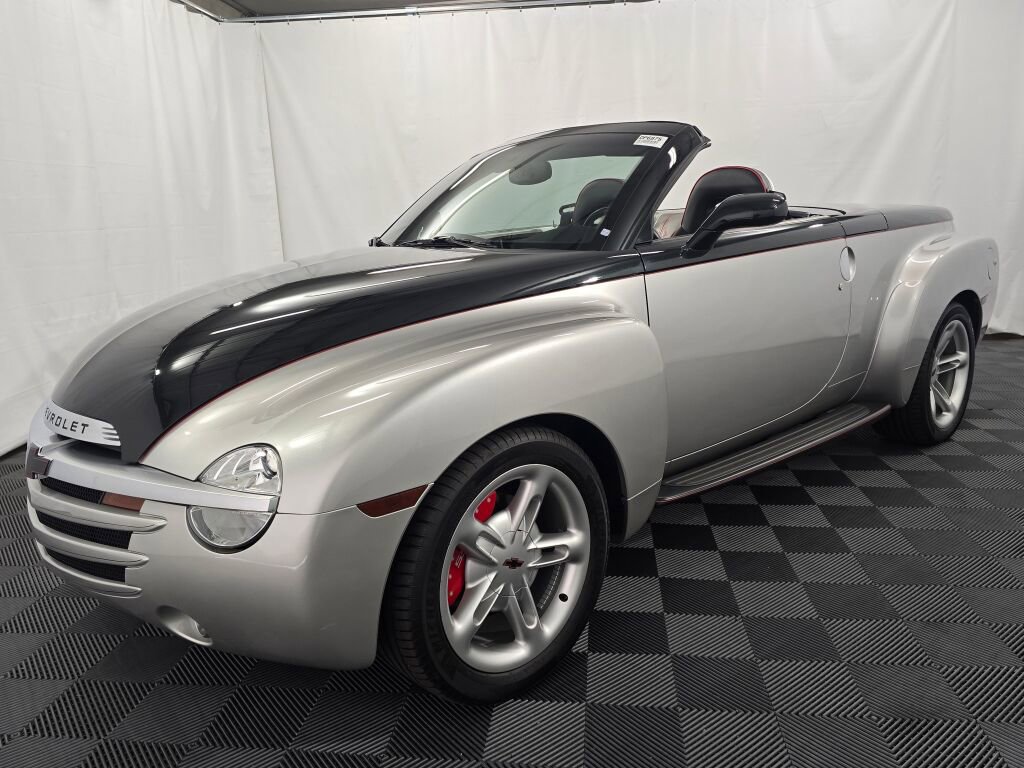 Used 2005 Chevrolet SSR w/ Preferred Equipment Group RWD image 37