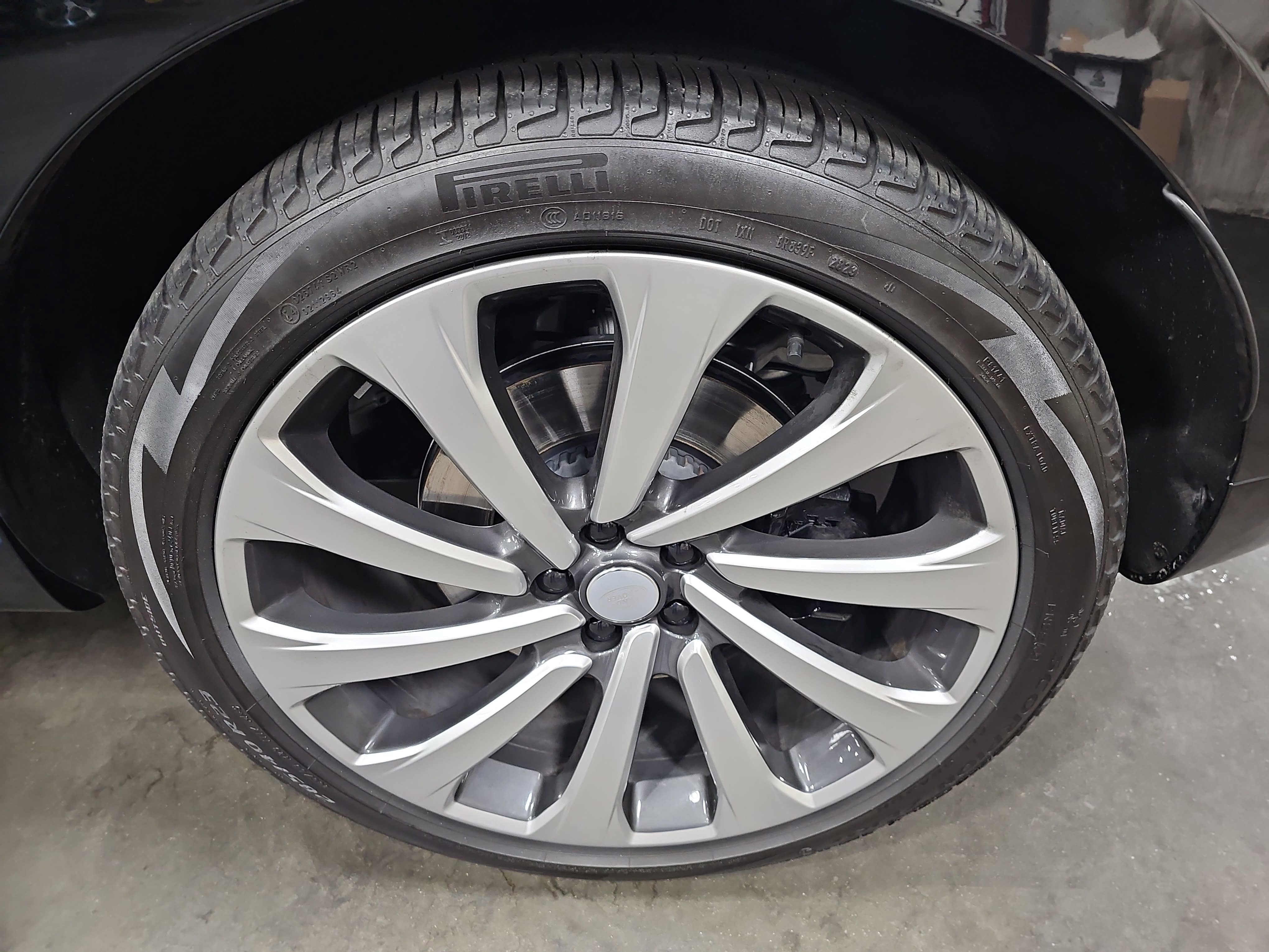 Used 2024 Land Rover Range Rover Long Wheelbase Autobiography image 36