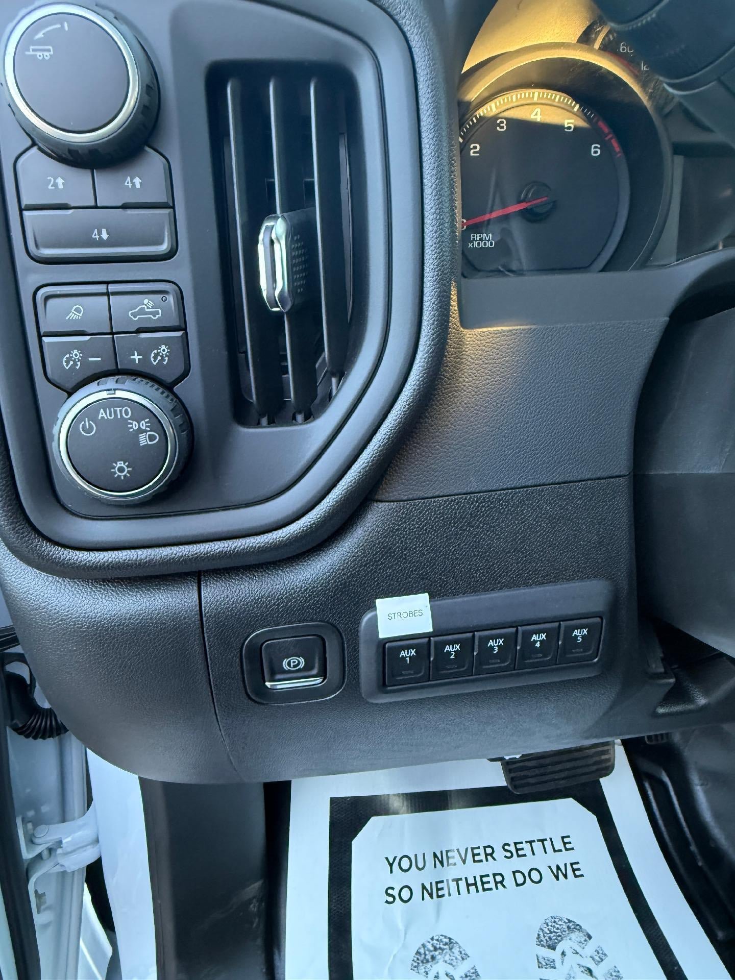 New 2025 Chevrolet Silverado 3500 W/T w/ WT Convenience Package AWD/4WD image 19