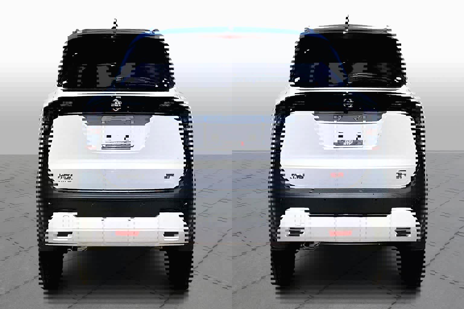 New 2026 Nissan Kicks SR w/ SR Premium Package image 4