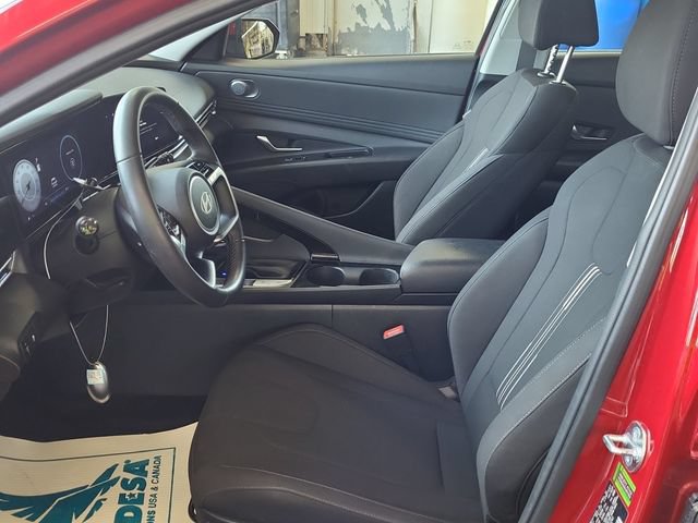Used 2025 Hyundai Elantra SEL FWD image 5