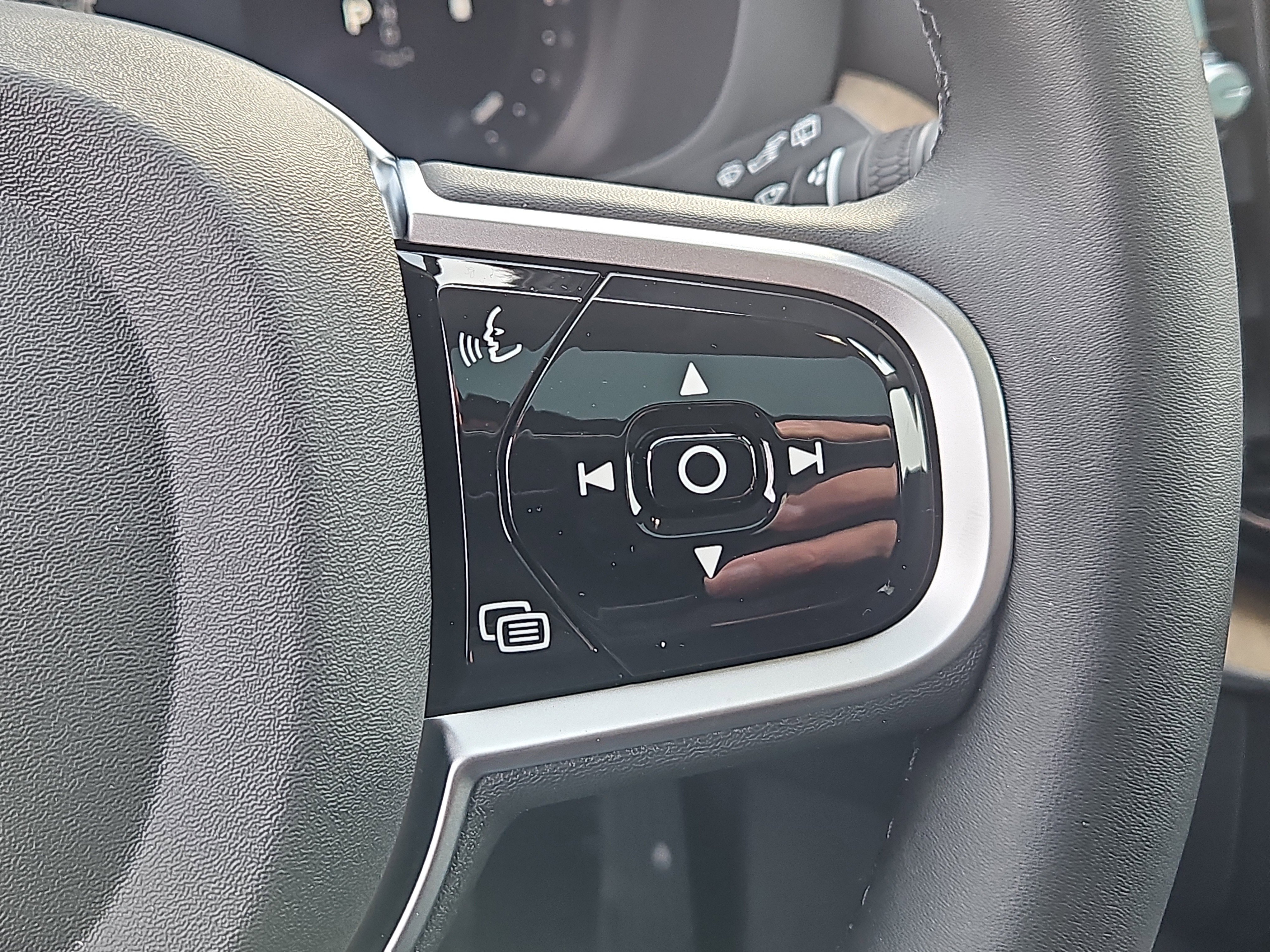 New 2026 Volvo XC60 B5 Plus w/ Protection Package Premier image 13