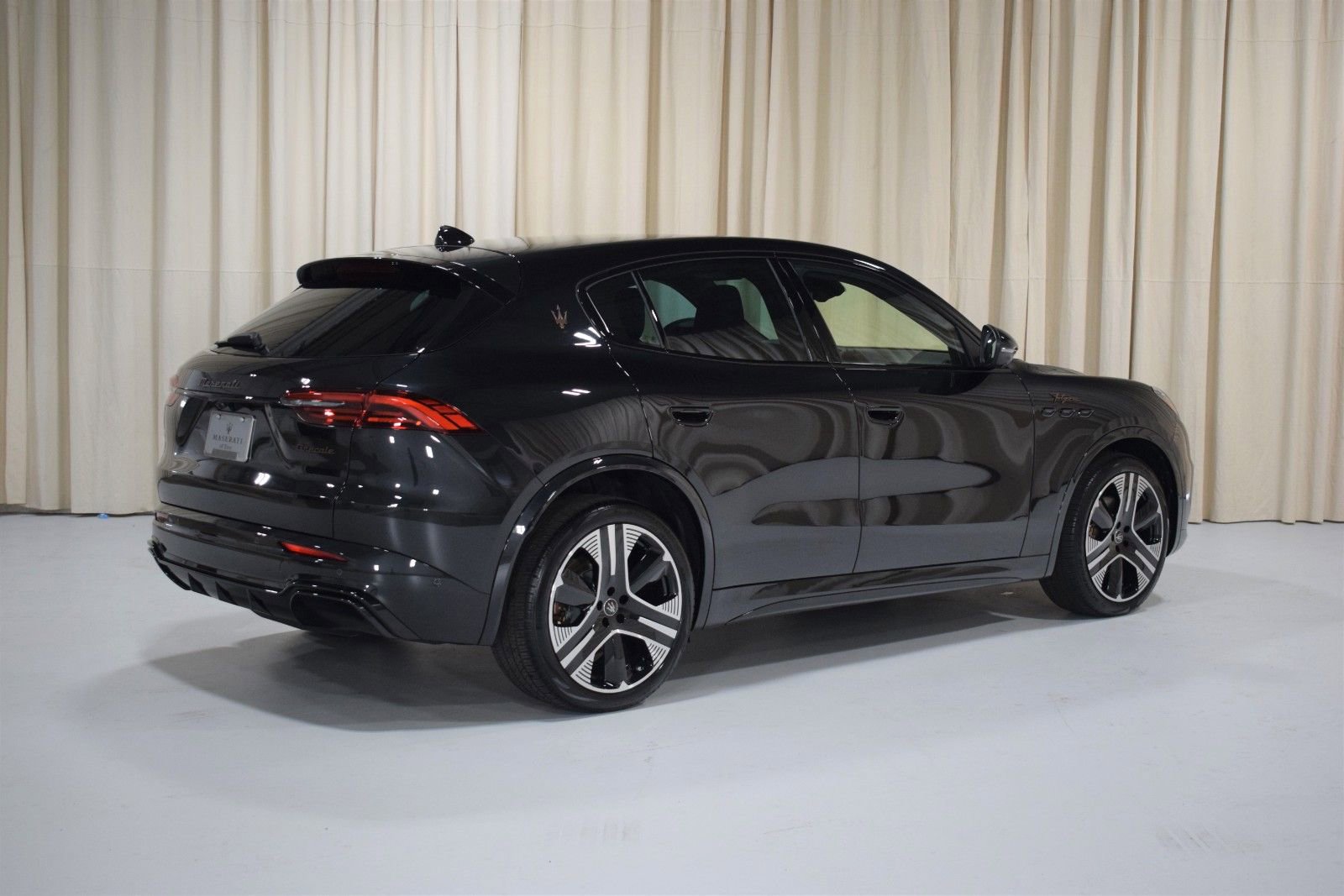 New 2025 Maserati Grecale Folgore image 12