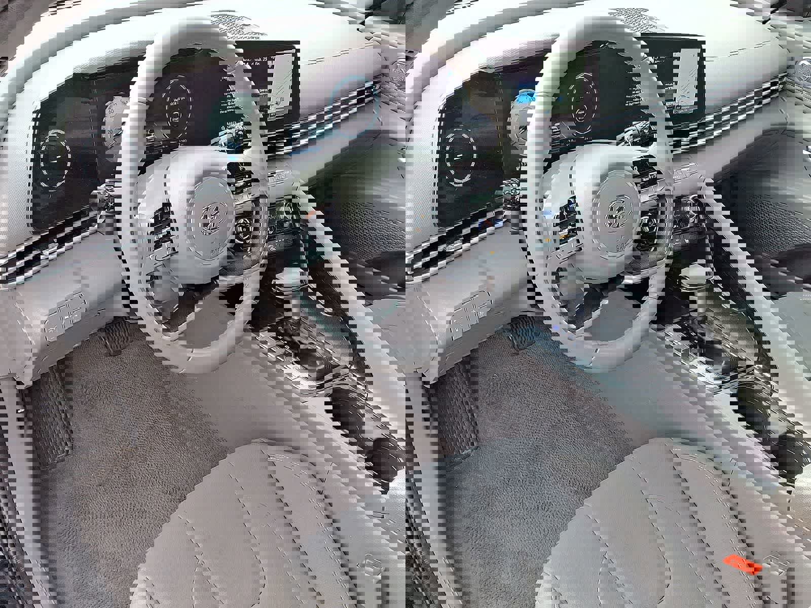 Used 2023 Hyundai Elantra SEL w/ Convenience Package image 16