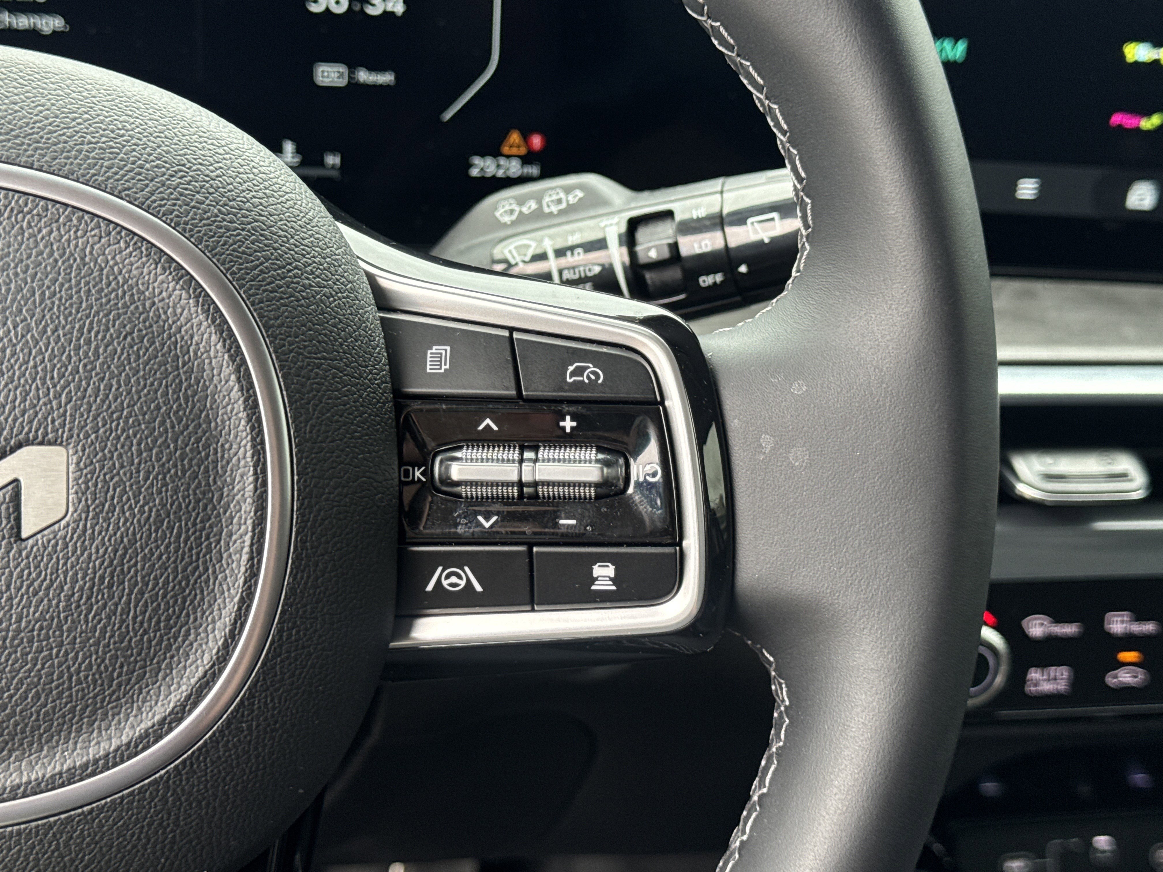 Certified 2025 Kia Sorento SX image 26