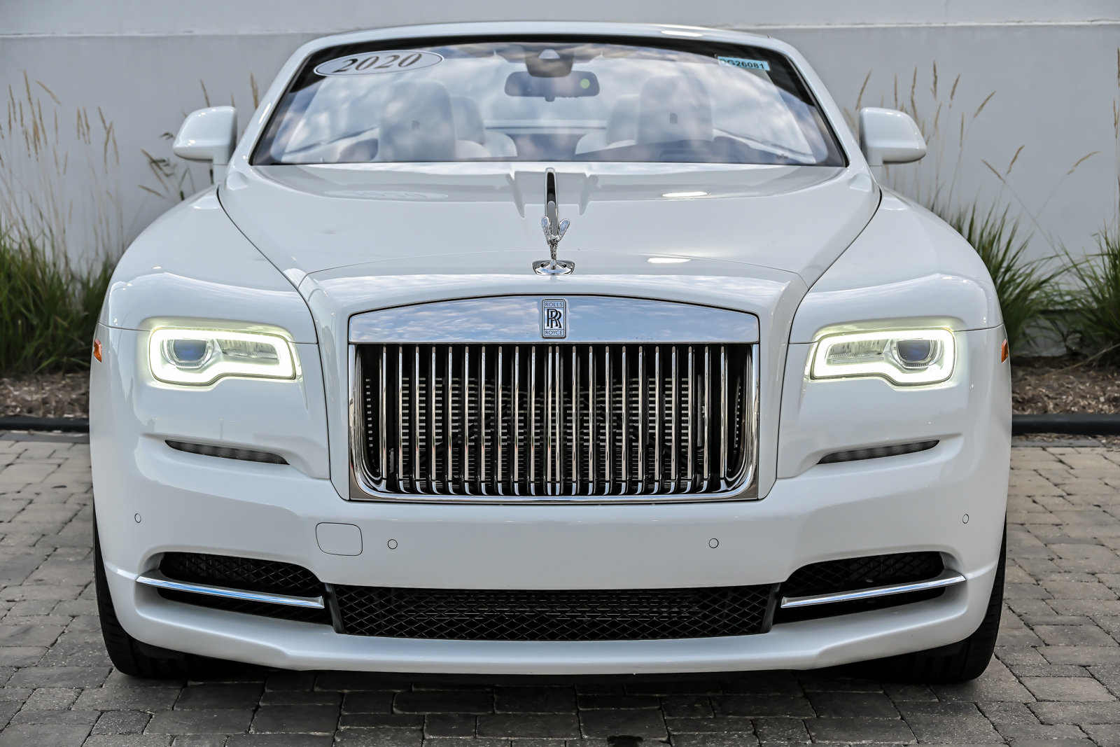 Used 2020 Rolls-Royce Dawn RWD image 4