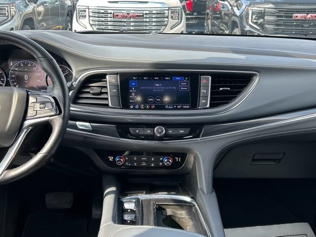 Used 2022 Buick Enclave Premium AWD/4WD image 28