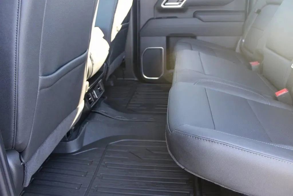 New 2026 GMC Sierra 3500 SLT image 29