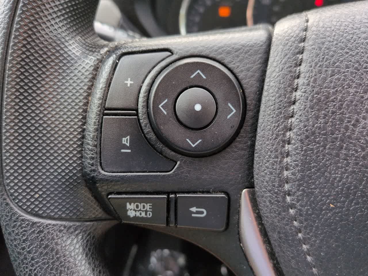Used 2015 Toyota Corolla LE FWD image 22