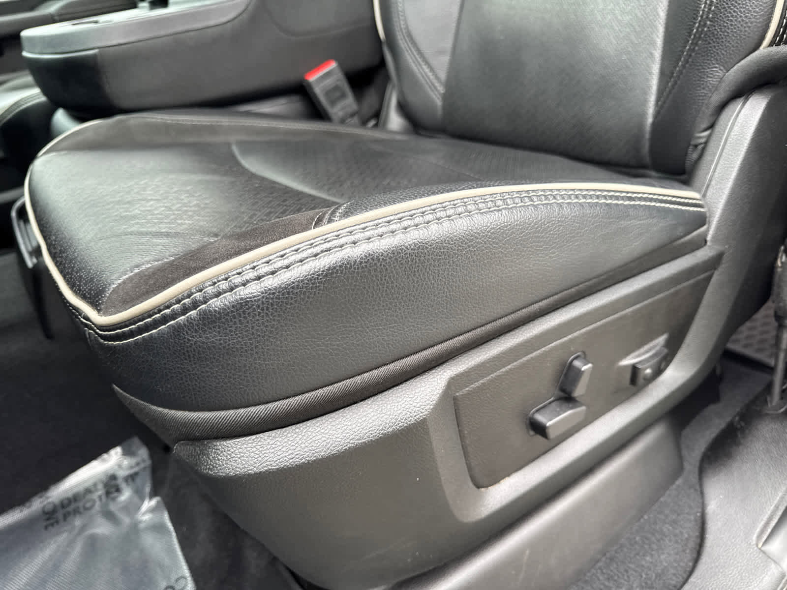 Used 2024 RAM 2500 Laramie image 15