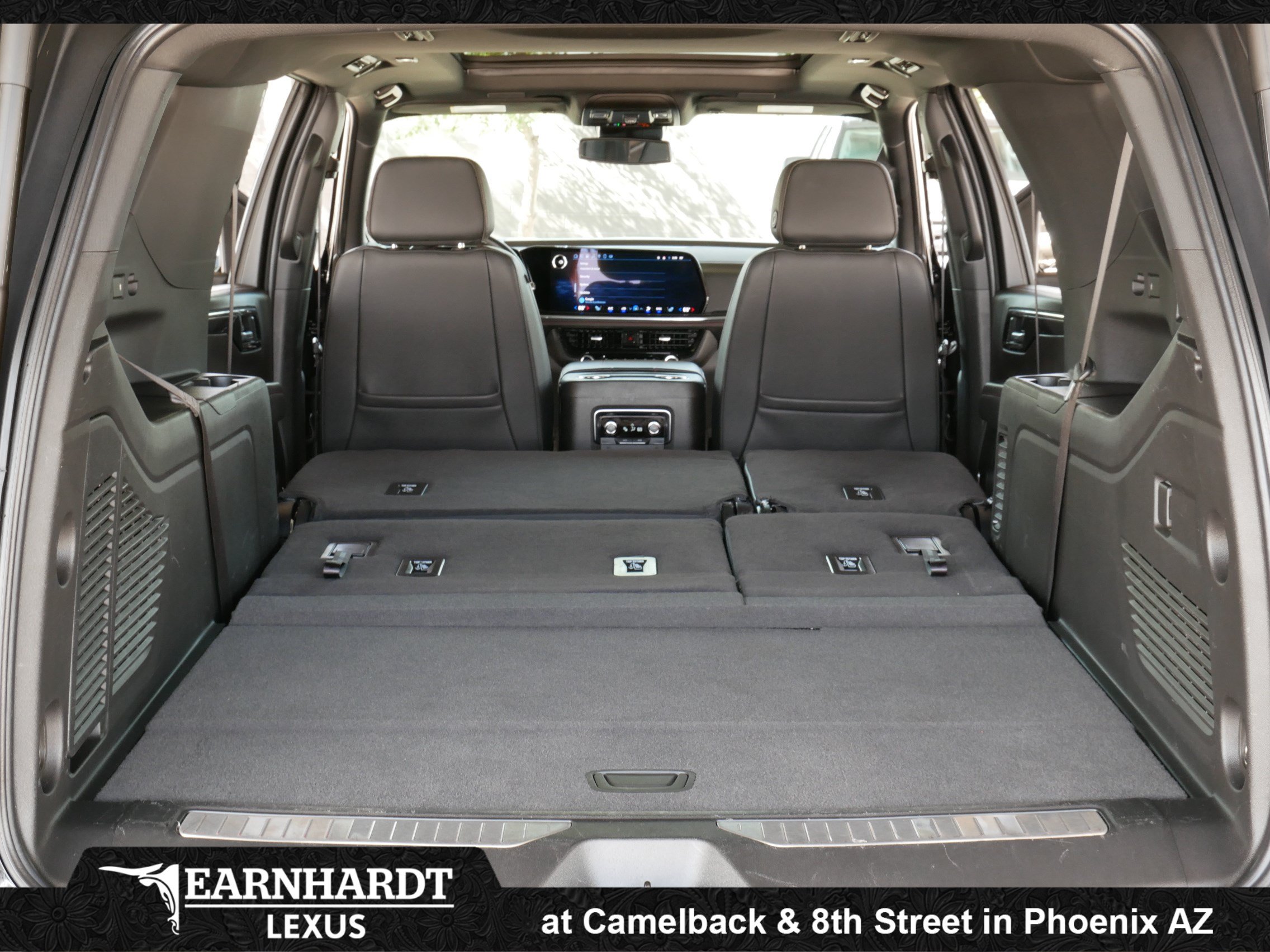 Used 2025 Chevrolet Suburban RST w/ Sun And Tow Package AWD/4WD image 33