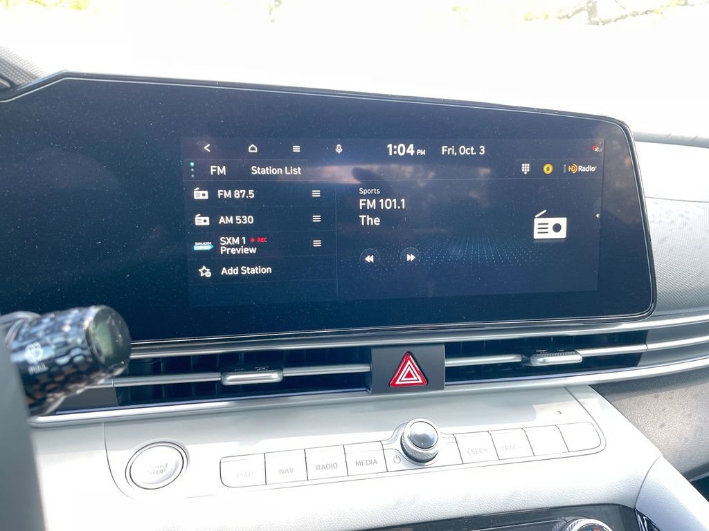 New 2025 Hyundai Elantra Limited image 41