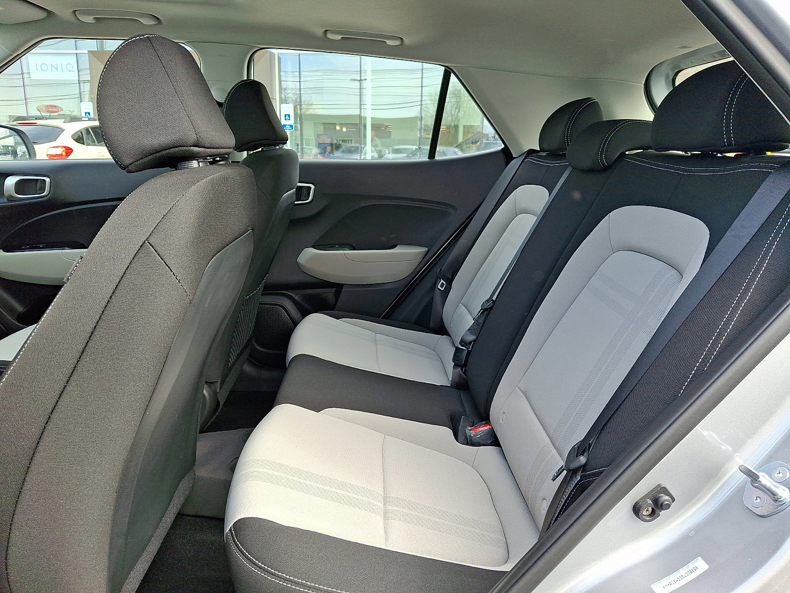 Used 2025 Hyundai Venue SEL image 10