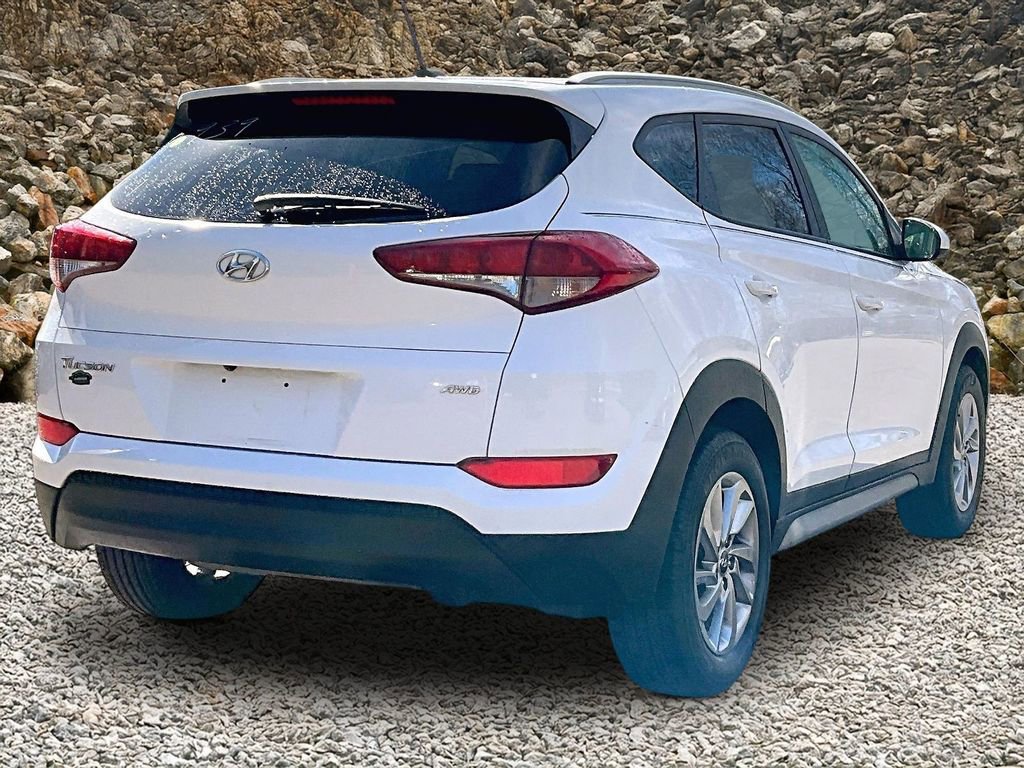 Used 2017 Hyundai Tucson SE image 2