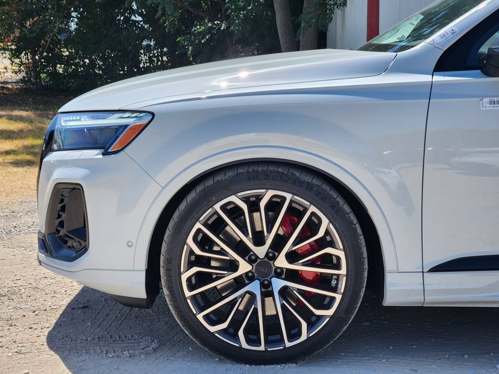 New 2026 Audi SQ7 Prestige AWD/4WD image 12