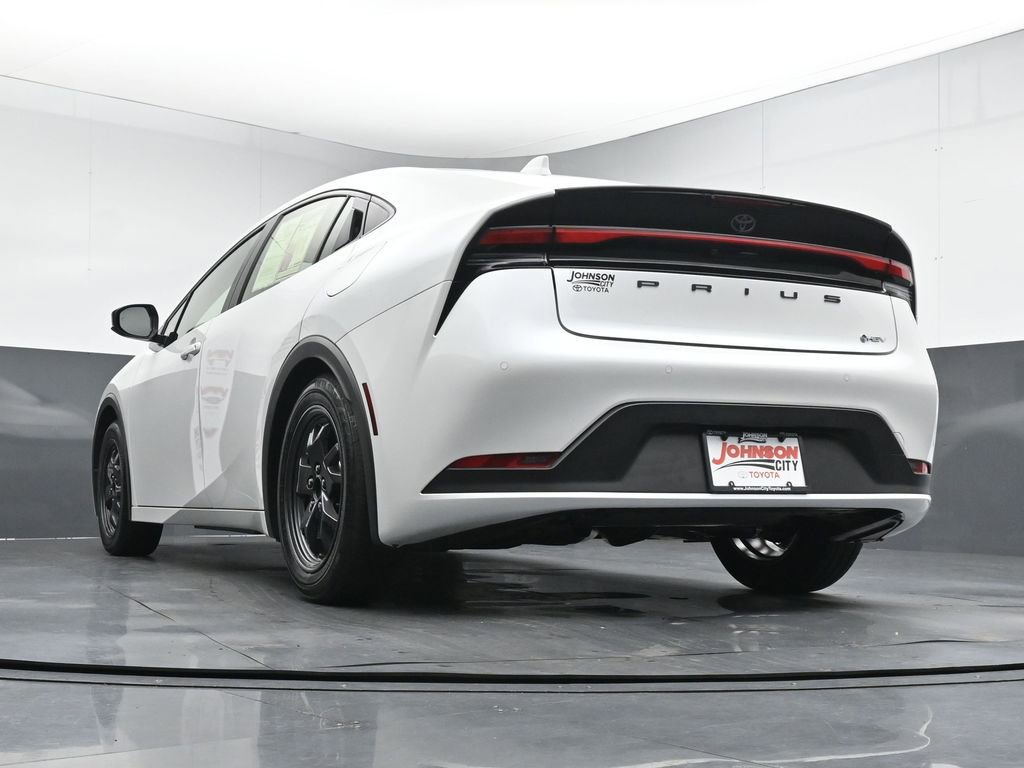 Used 2024 Toyota Prius LE FWD image 33