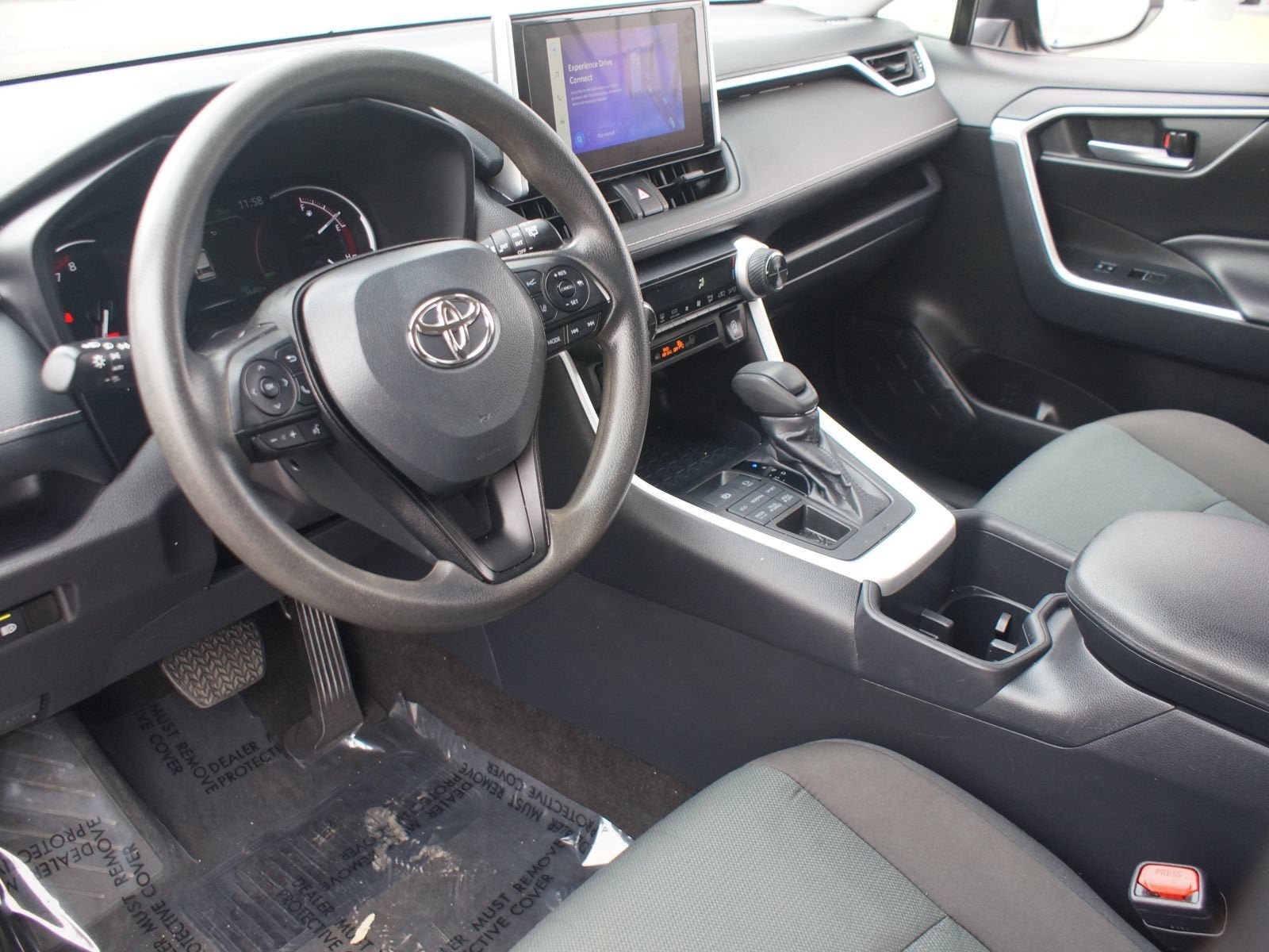 Used 2025 Toyota RAV4 XLE AWD/4WD image 13