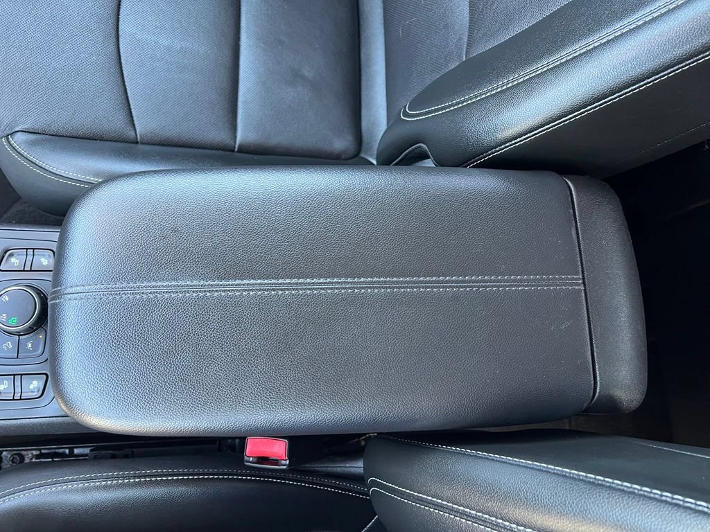 Used 2024 GMC Terrain SLT AWD/4WD image 30