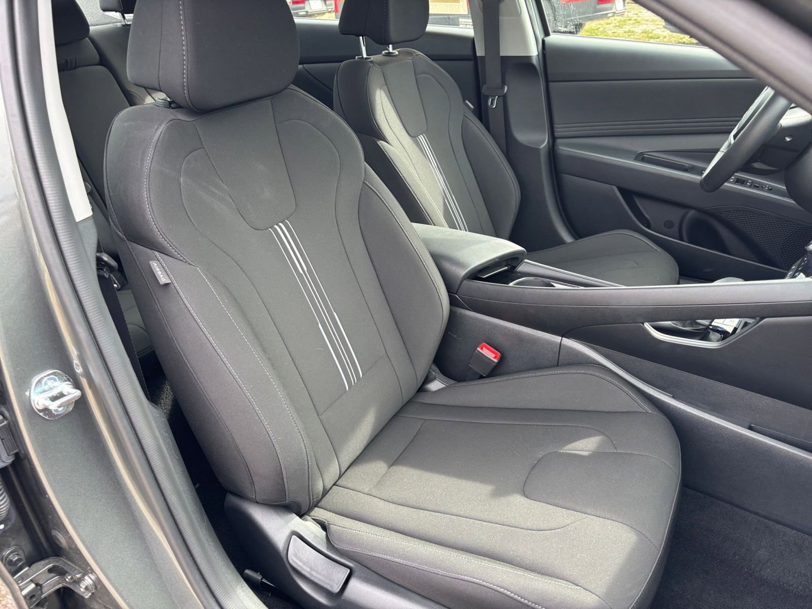 Used 2025 Hyundai Elantra SEL image 37