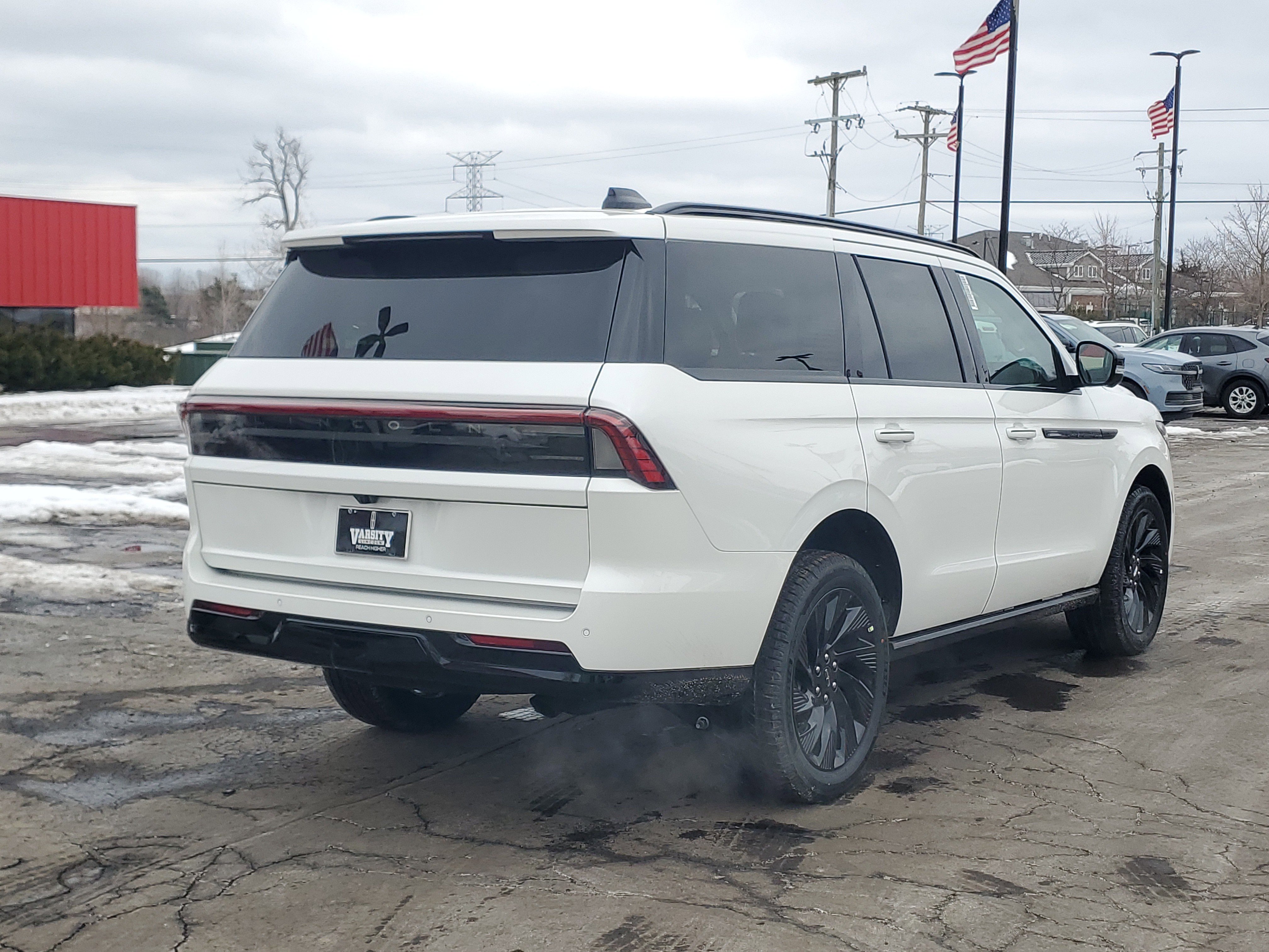 New 2026 Lincoln Navigator Reserve w/ Jet Appearance Package image 4