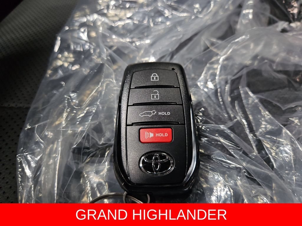 New 2026 Toyota Grand Highlander AWD image 31
