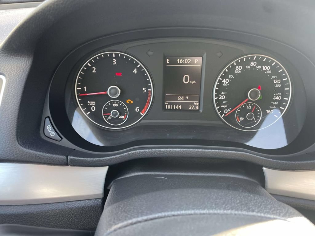 Used 2013 Volkswagen Passat TDI SE FWD image 23