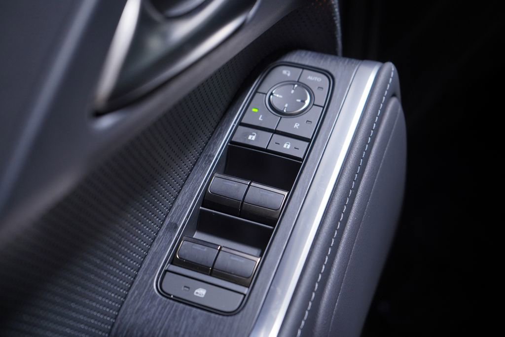 Used 2026 Lexus GX 550 w/ Accessory Package (2T) AWD/4WD image 16