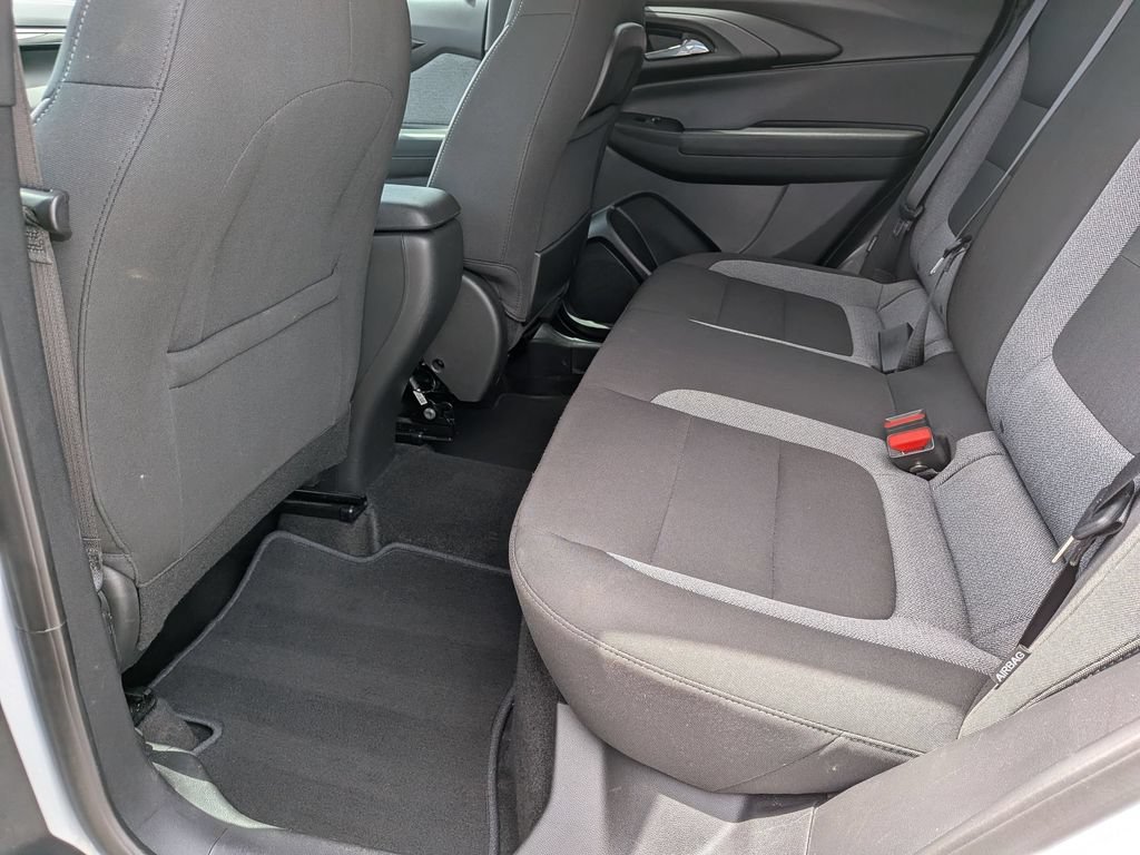 Used 2025 Chevrolet TrailBlazer LT AWD/4WD image 27