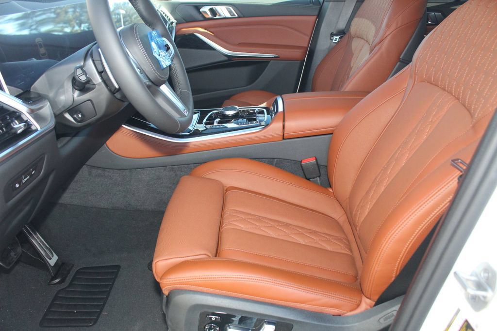 Used 2026 BMW X5 xDrive50e w/ M Sport Package AWD/4WD image 19