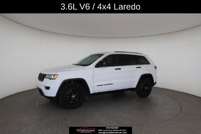 Used 2020 Jeep Grand Cherokee Laredo AWD/4WD image 3