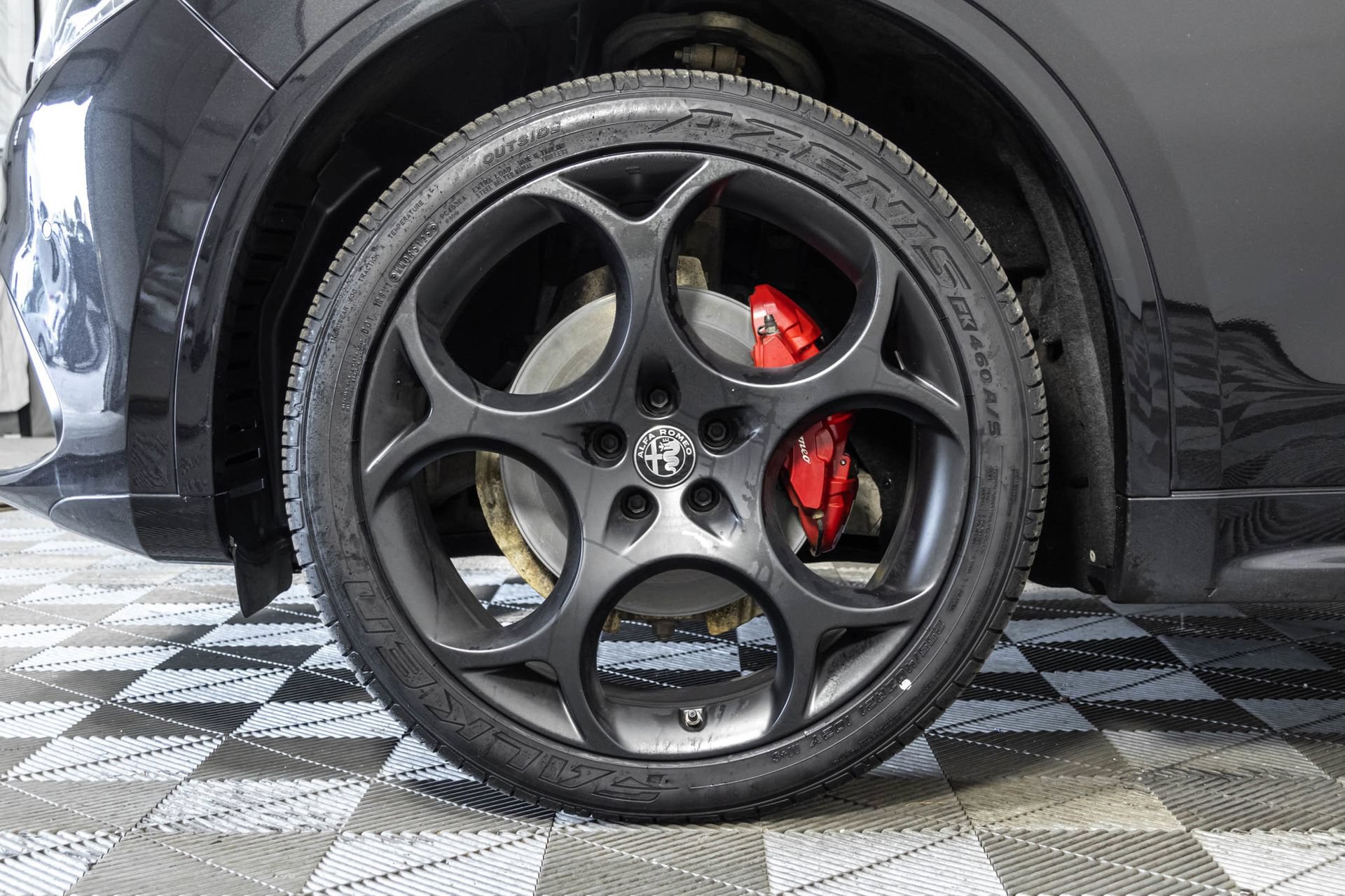 Used 2023 Alfa Romeo Stelvio Veloce AWD/4WD image 48