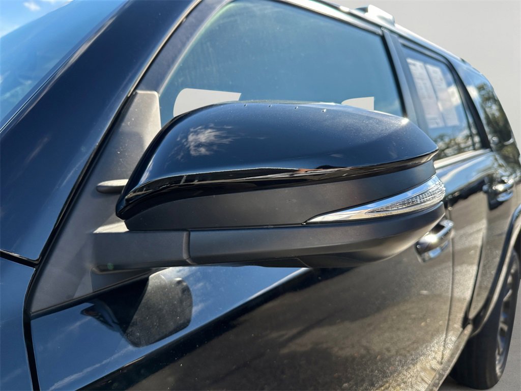 Used 2022 Toyota 4Runner SR5 Premium image 11