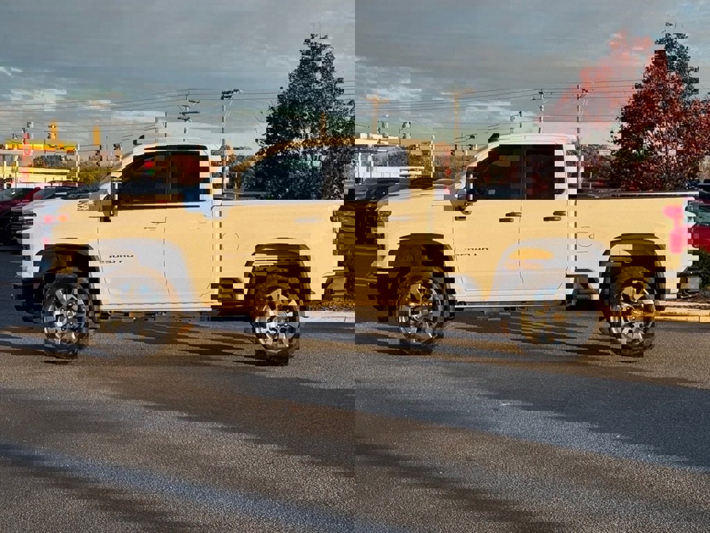 Used 2025 Chevrolet Silverado 2500 Custom w/ Custom Convenience Package image 6