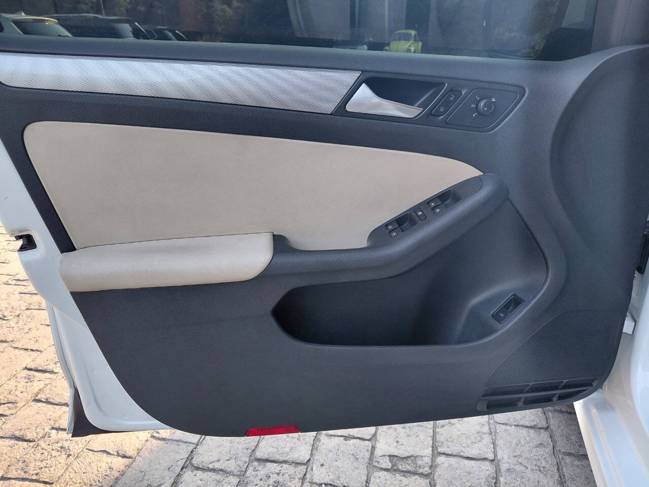 Used 2017 Volkswagen Jetta SE FWD image 12