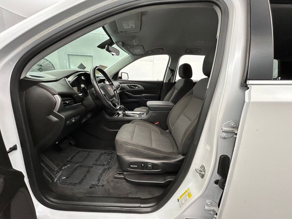 Used 2019 Chevrolet Traverse LT FWD image 13