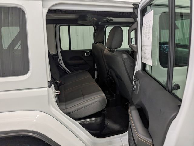 Used 2025 Jeep Wrangler Unlimited Sahara AWD/4WD image 23