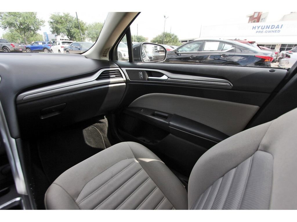 Used 2018 Ford Fusion S FWD image 11