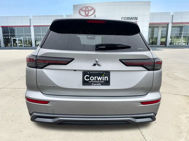 Used 2025 Mitsubishi Outlander SE AWD/4WD image 5