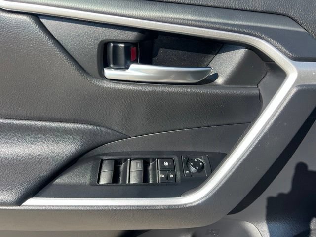 Used 2021 Toyota RAV4 XLE AWD/4WD image 23