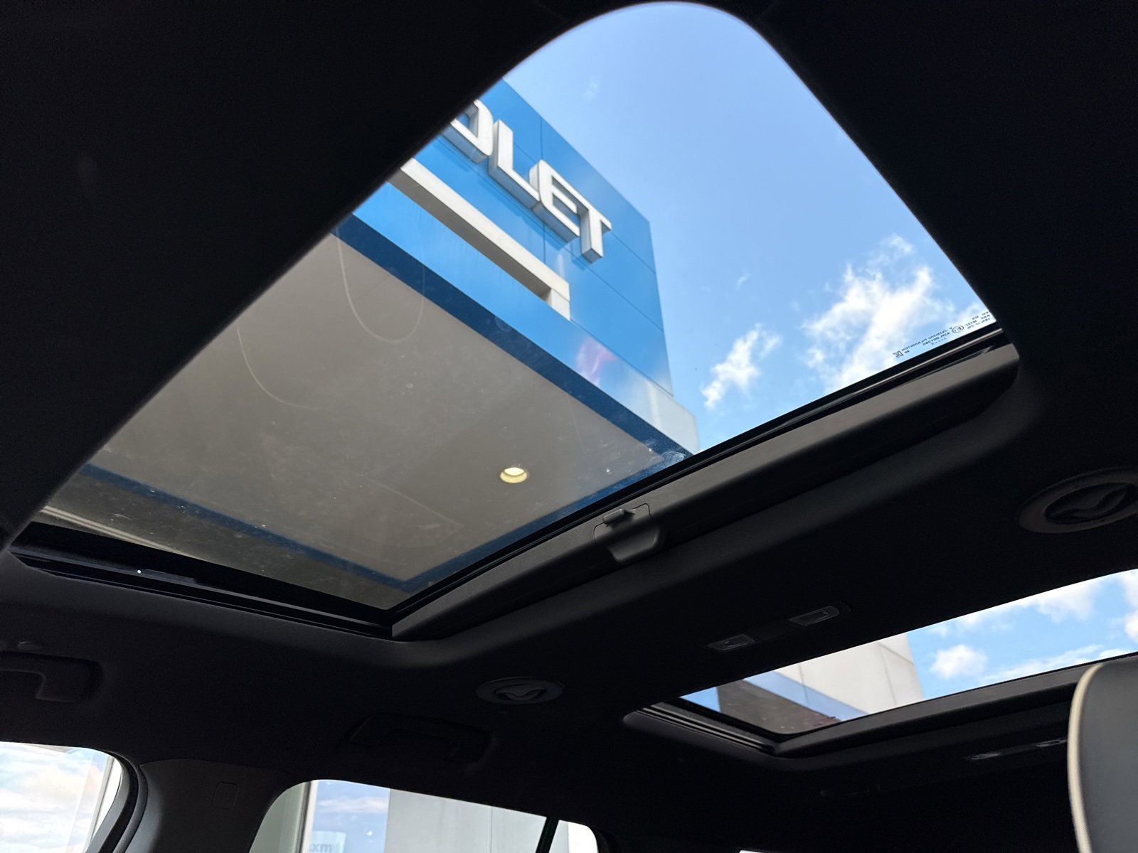 Used 2022 Chevrolet Traverse Premier image 33