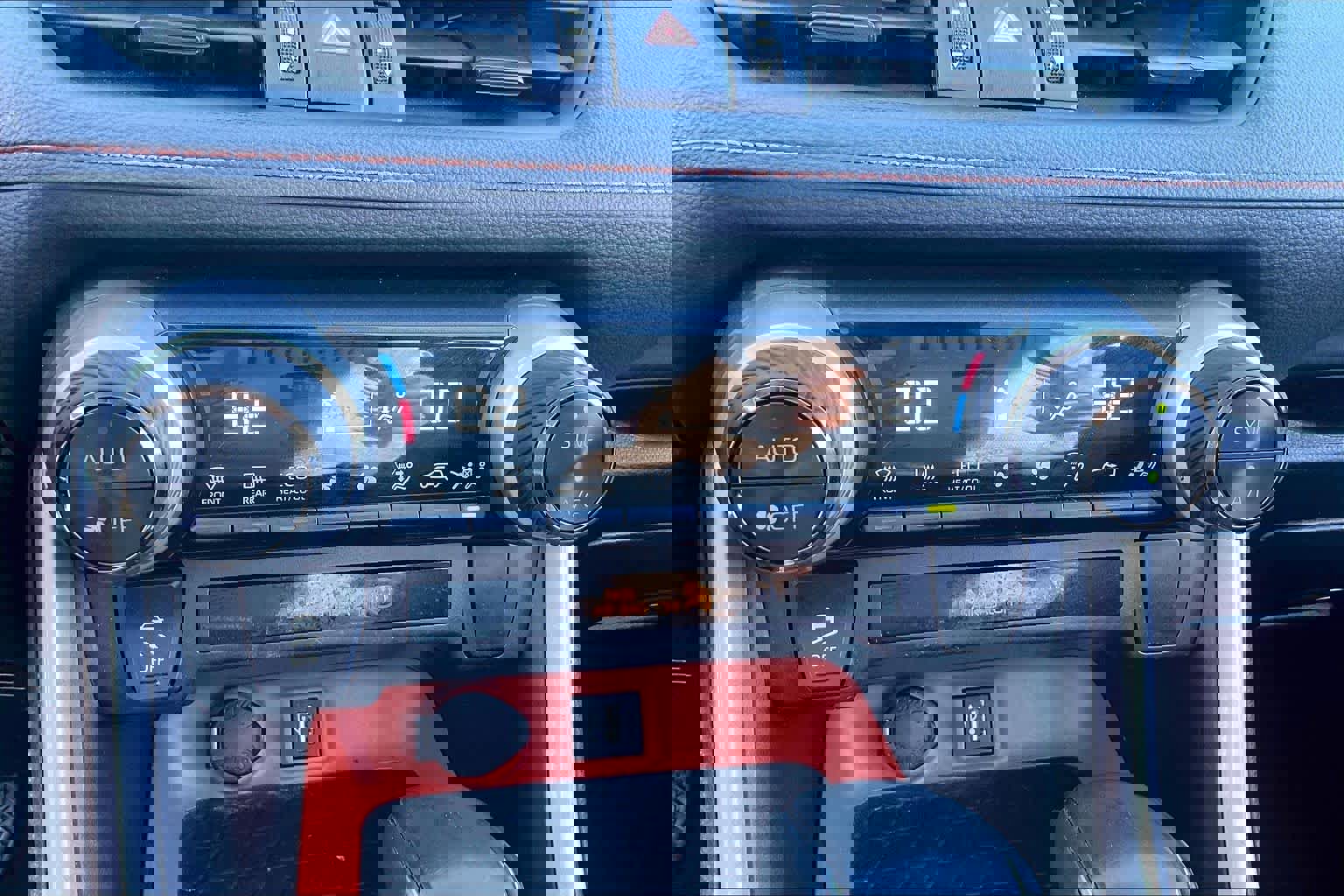 Used 2024 Toyota RAV4 Adventure image 31