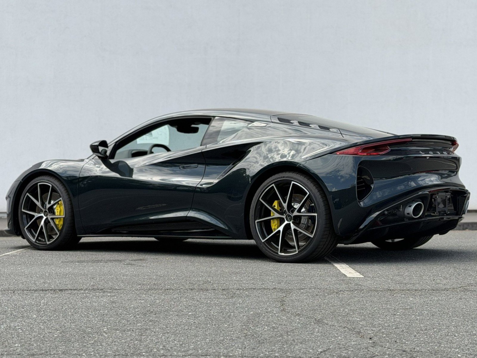 Used 2025 Lotus Emira RWD image 4