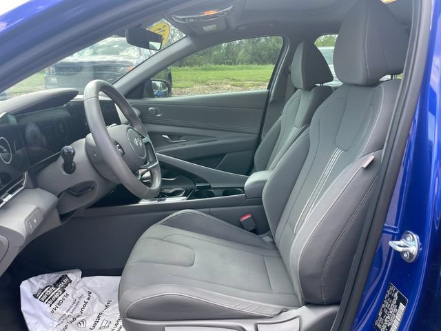 Used 2025 Hyundai Elantra SEL FWD image 19