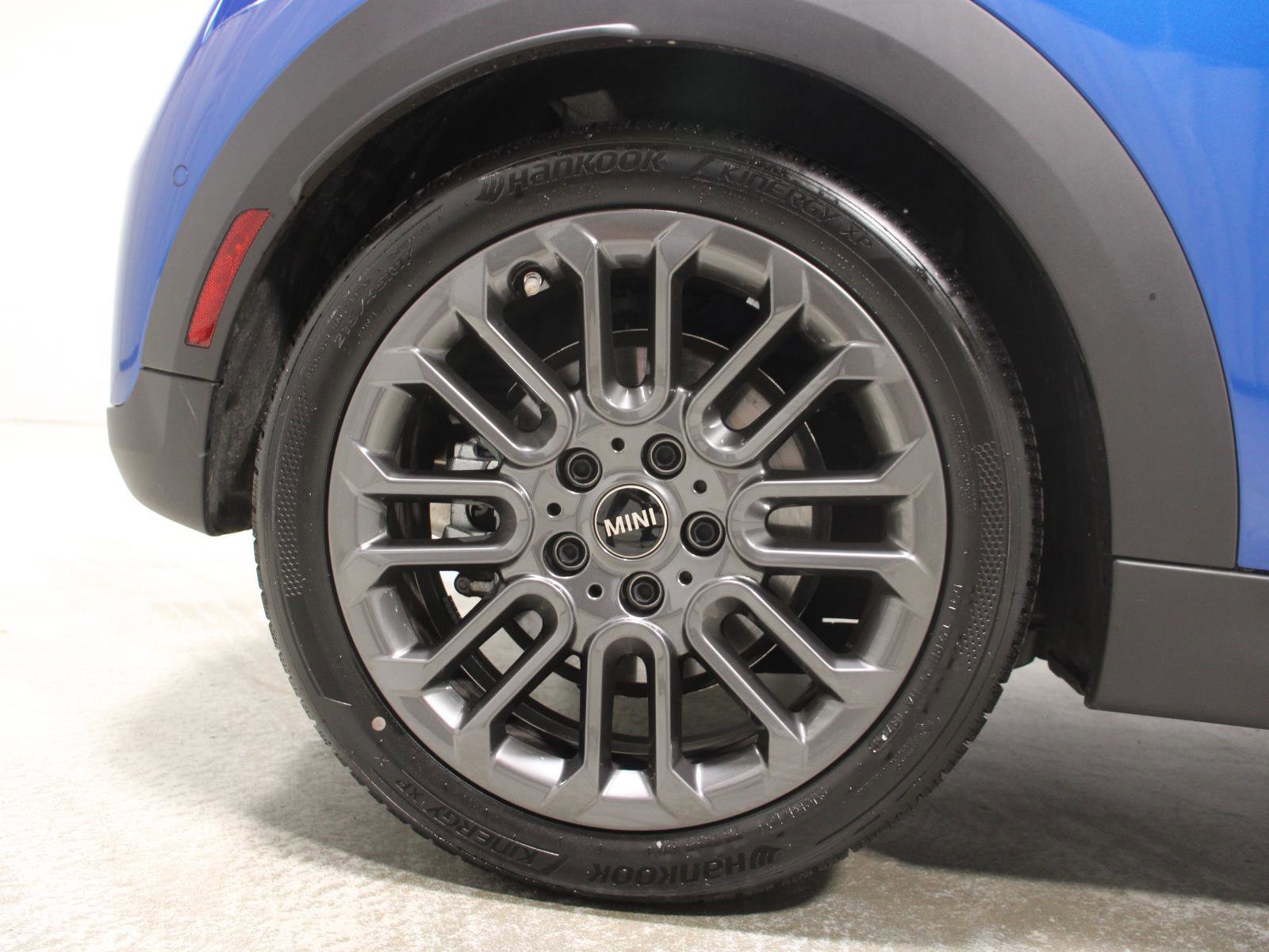 Certified 2025 MINI Cooper S image 22