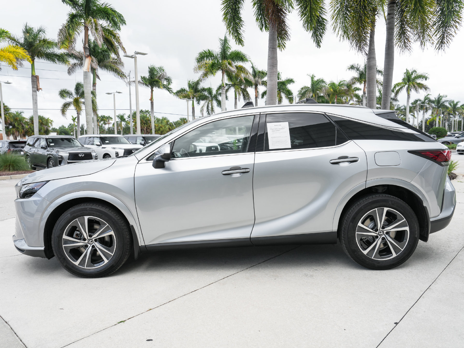 Used 2023 Lexus RX 350 Premium w/ Accessory Package AWD/4WD image 24